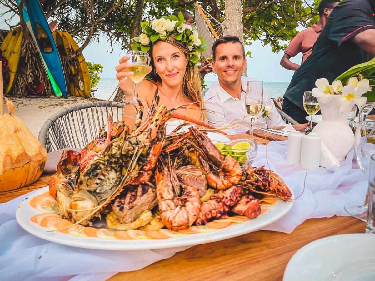 Zanzibella Hotel & Spa Кивенгва Экстерьер фото A seafood platter