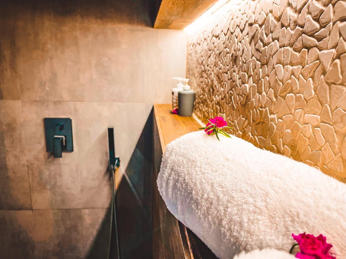 Zanzibella Hotel & Spa Кивенгва Экстерьер фото Bathroom