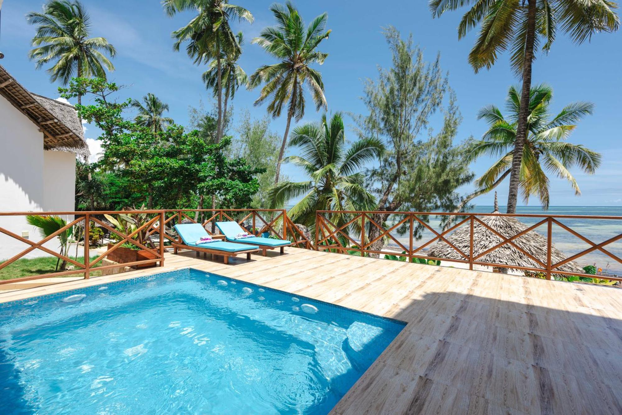 Zanzibella Hotel & Spa Кивенгва Экстерьер фото The swimming pool at the hotel