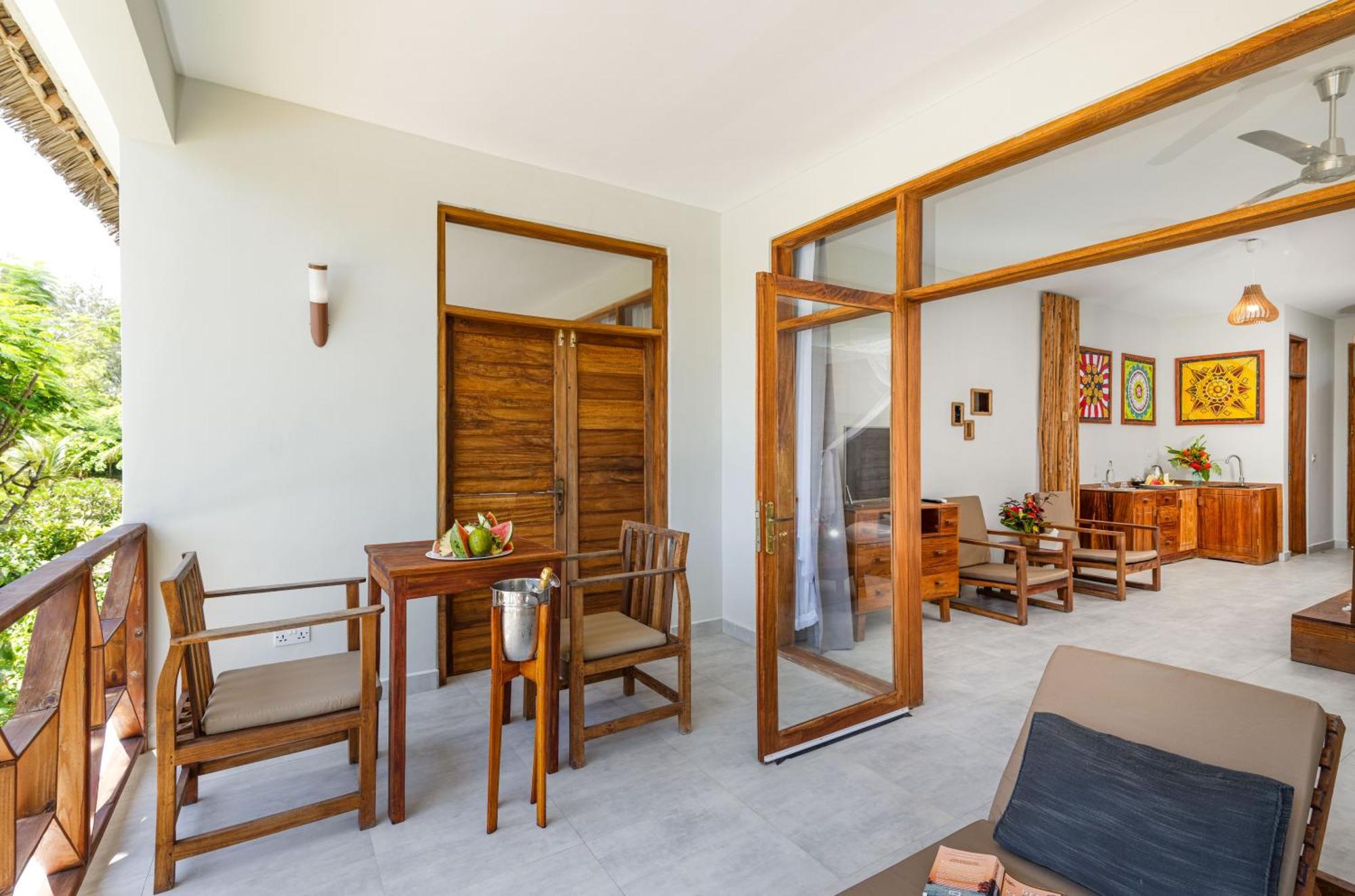 Zanzibella Hotel & Spa Кивенгва Экстерьер фото A suite at the hotel